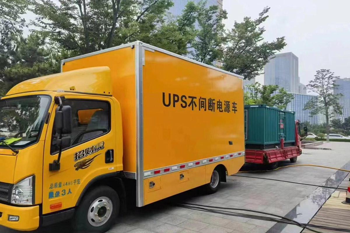 东方华侨农场发电机租赁施工现场