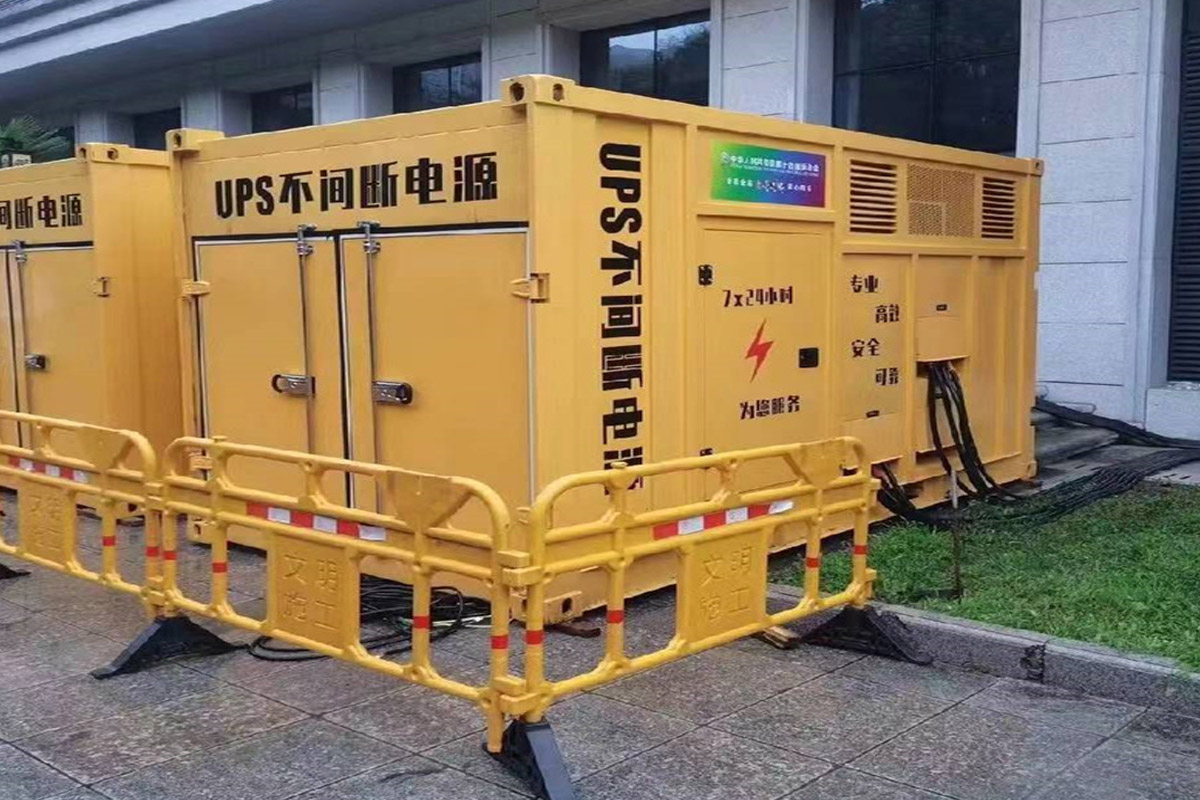 东方华侨农场发电机租赁施工现场