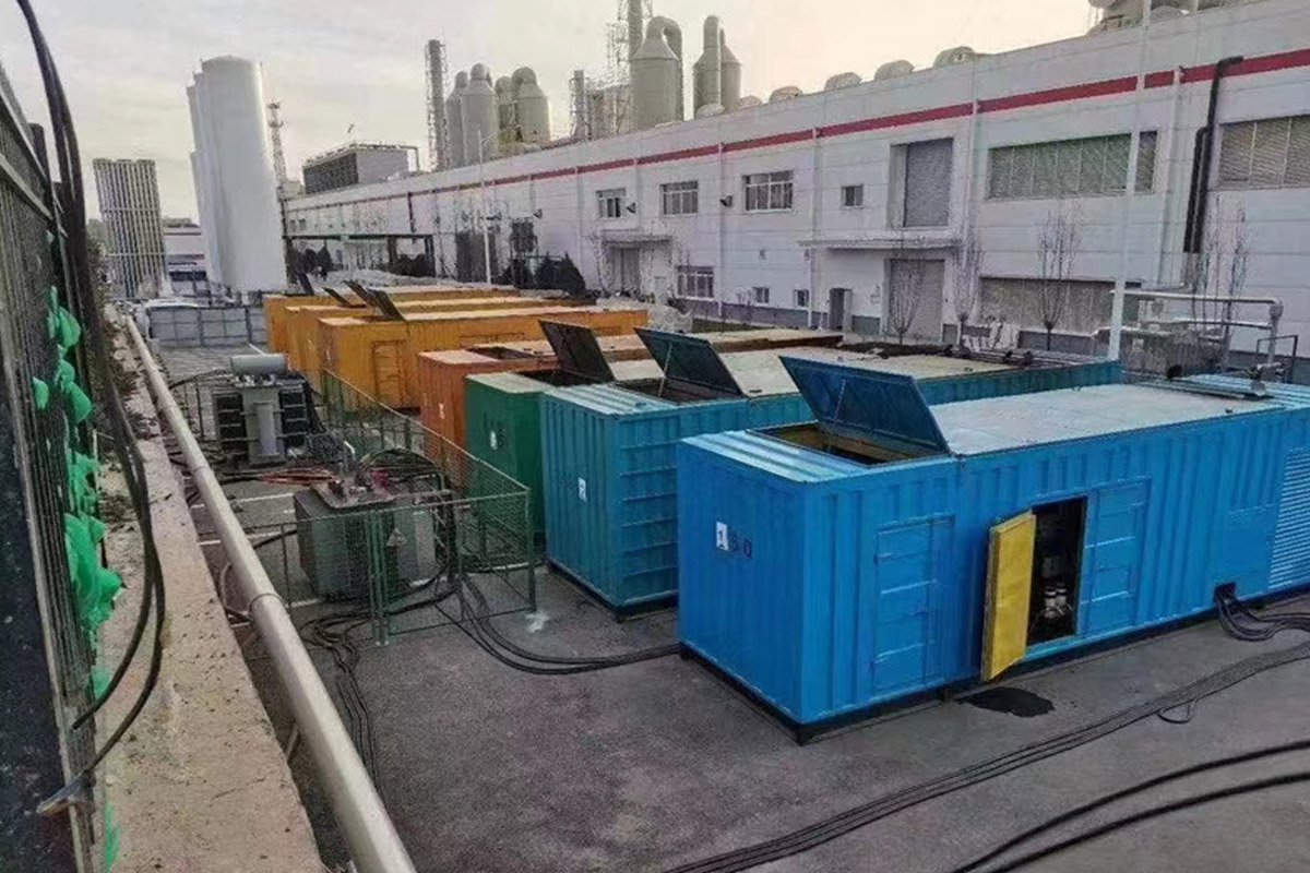 东方华侨农场发电机租赁施工现场
